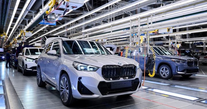 Электрический кроссовер BMW iX1 запущен в производство на заводе в Регенсбурге