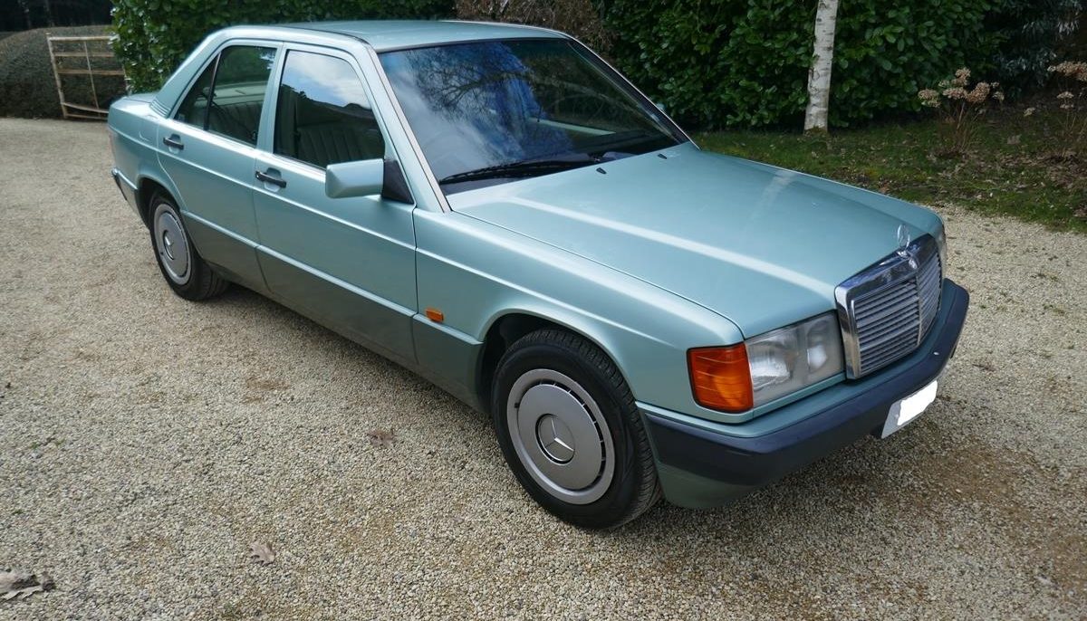 Мерседес 190E 1992 года выпуска, принадлежащий дочери сэра Пола Маккартни, выставлен на продажу